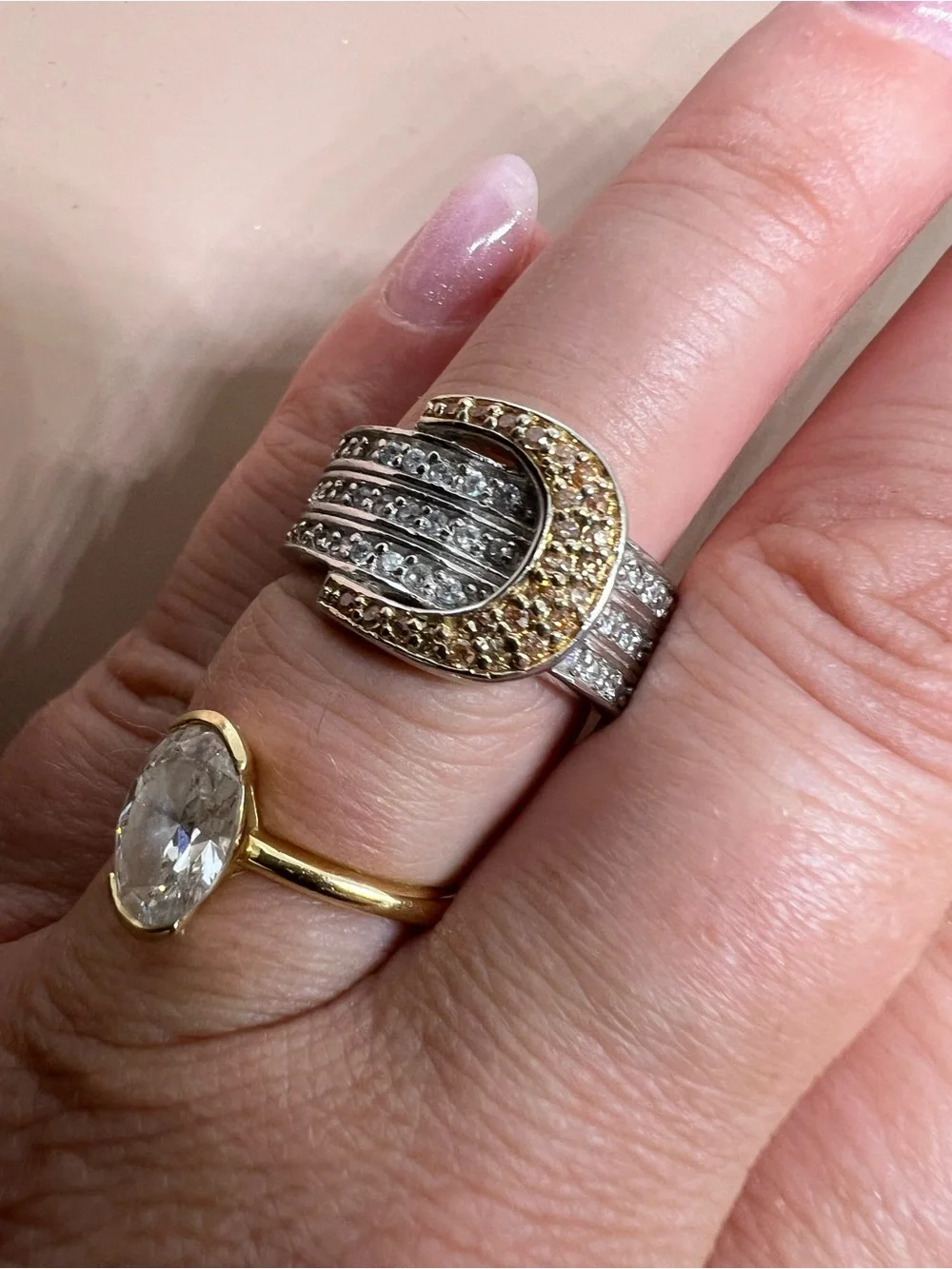 Vintage Sterling silver ring with yellow and clear crystals